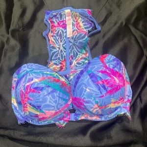 Victoria Secret PINK Laced front clip push up bra